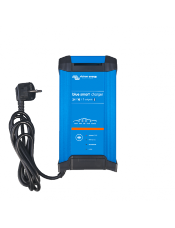 Blue Smart IP22 Charger 24/16(3) 230V CEE 7/7